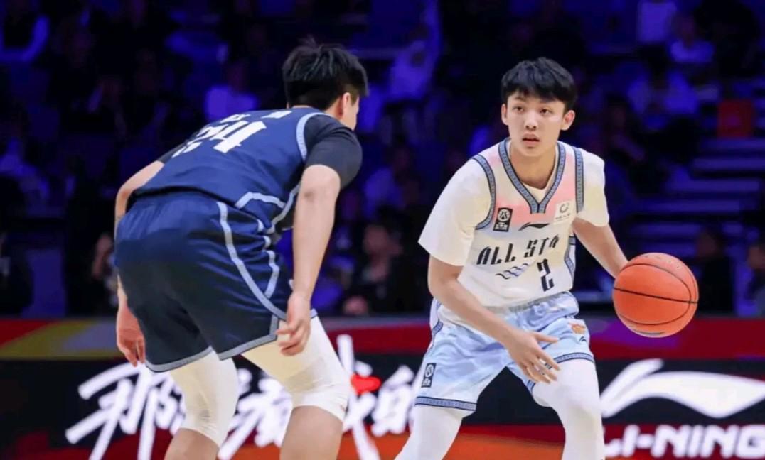 世界杯比赛在线观看地址-歇大了？徐杰拿下全明星MVP后3场比赛合计得4分，2场得分挂零